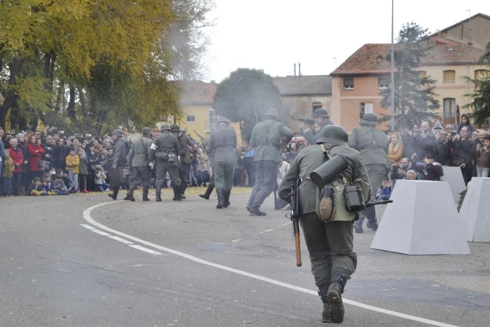 Segundo día de la recreación de la toma del puente