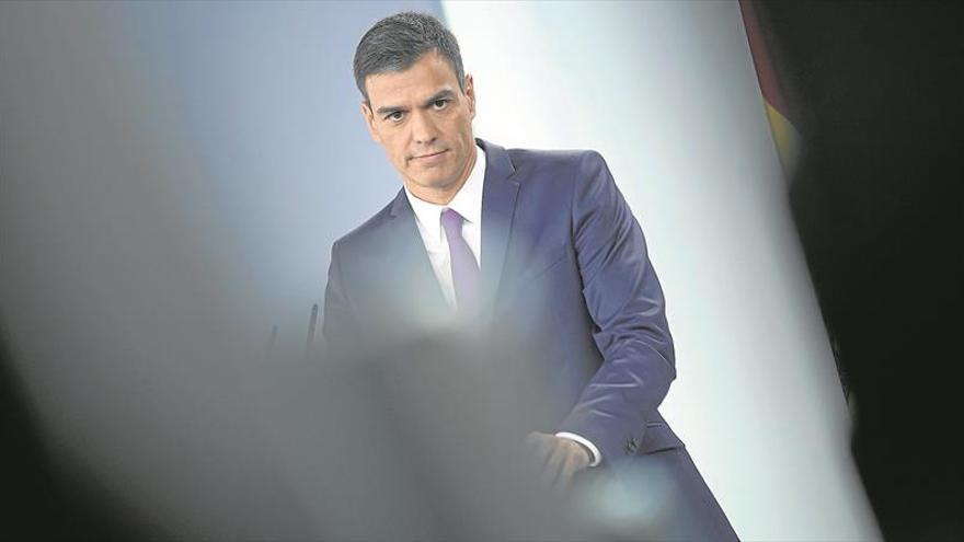 Las vacaciones de Sánchez: &#039;vigiladas&#039; y con deberes