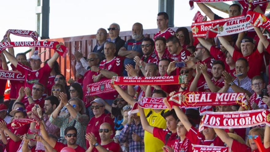 Seguidores del Real Murcia en La Roda