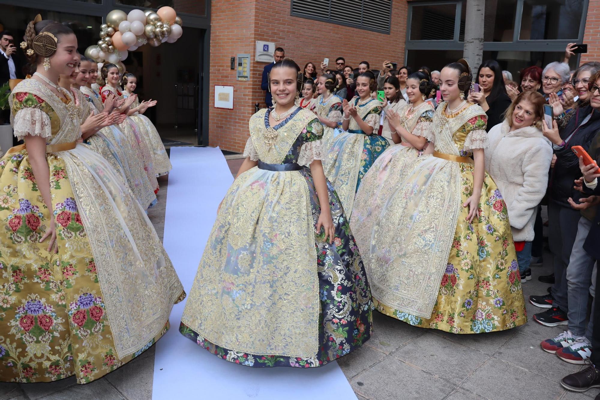 Así es el espolín Gris Imperial de la fallera mayor infantil de València