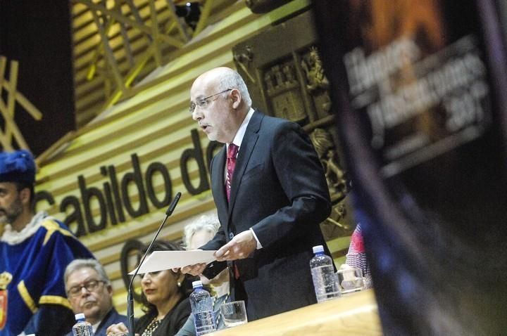 ENTREGA DE HONORES Y DISTINCIONES DEL CABILDO DE ...