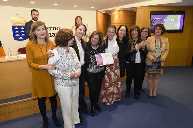 Acto institucional de entrega de los Premios del ...