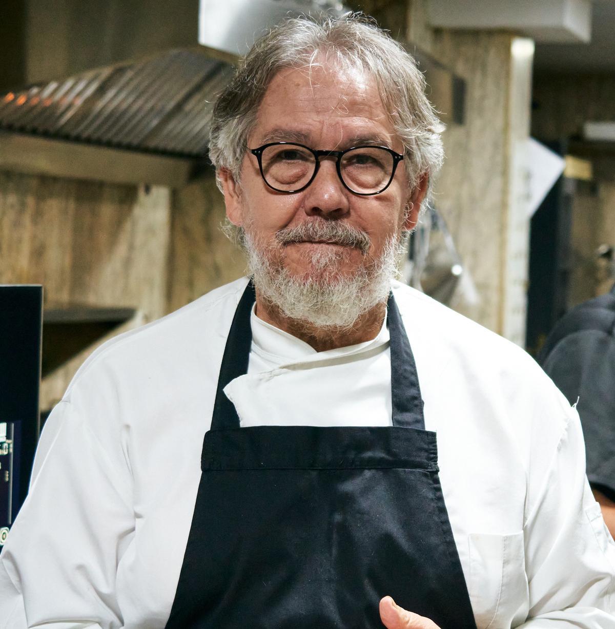 CACERES. CESAR EN LA COCINA DE EL PATO. RESTAURANTE EL PATO
