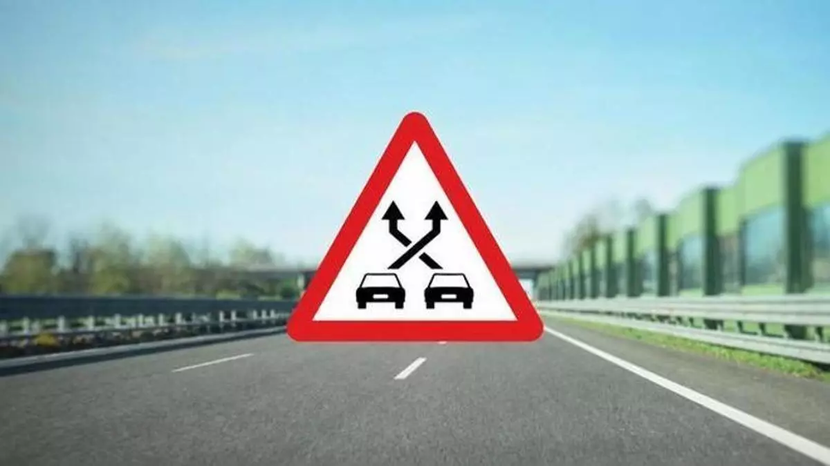 Qué significa la señal P-35 y por qué debes tener precaución si la ves en la carretera este verano