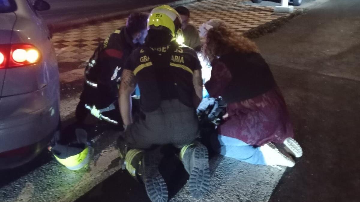 SALVAN VIDA BEBÉ SUCESOS CANARIAS| Bomberos de Gran Canaria salvan la vida a un bebé que sufría asfixia en plena carretera SALVAN VIDA BEBÉ SUCESOS CANARIAS| Bomberos de Gran Canaria salvan la vida a un bebé que sufría asfixia en plena carretera