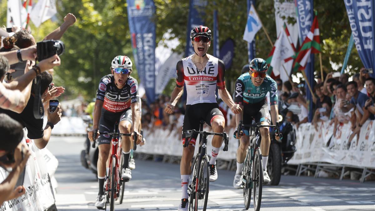 Juan Ayuso, en su victoria en el Circuito de Getxo