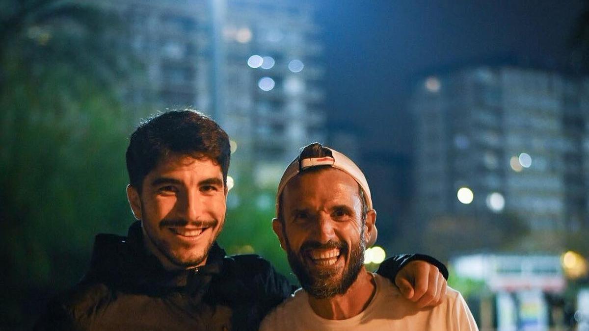 Carlos Soler aceptó la invitación de Chema Martínez y la comunidad Adidas Runners Valencia