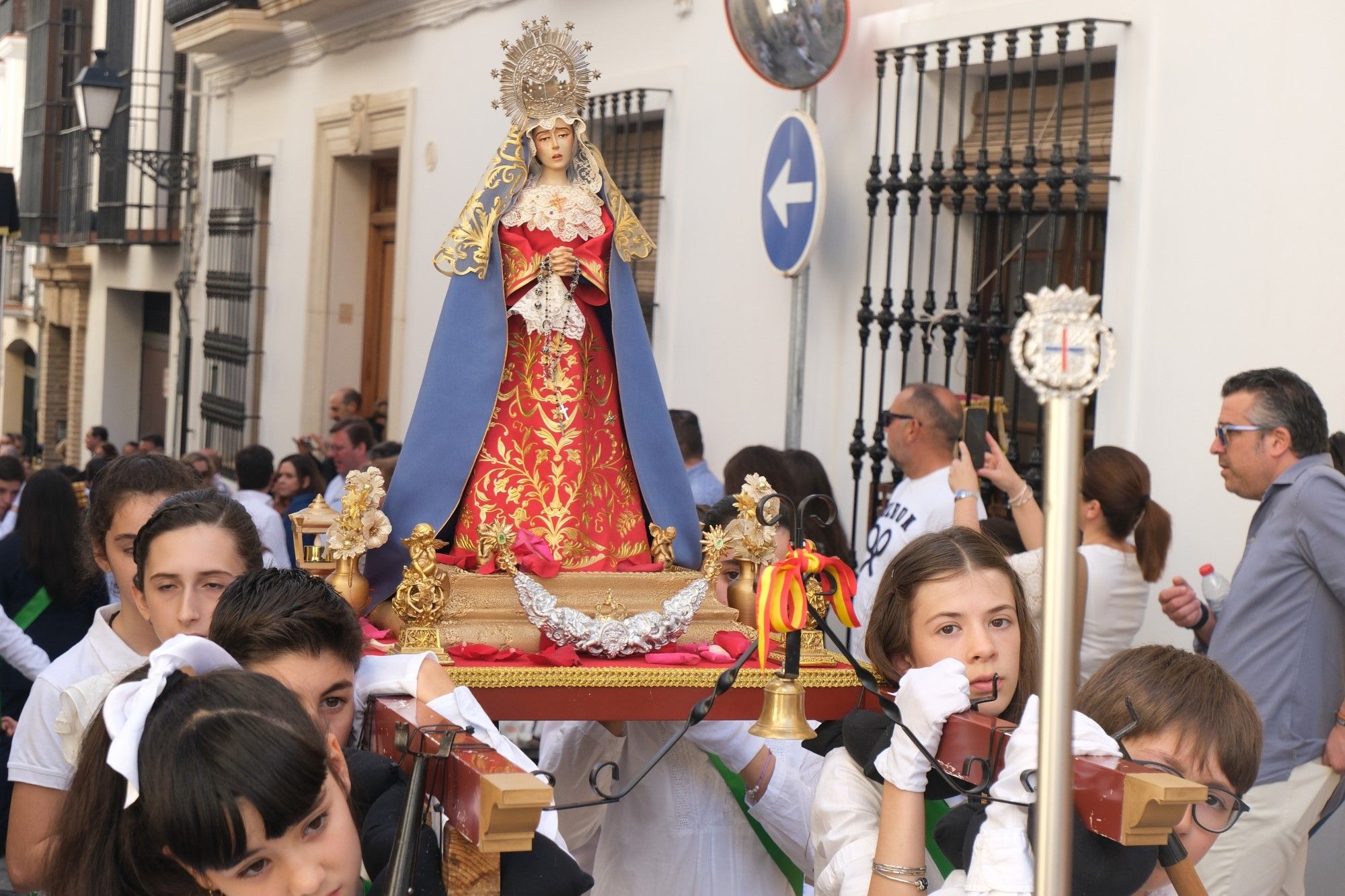 Concentración de tronos chicos en Antequera