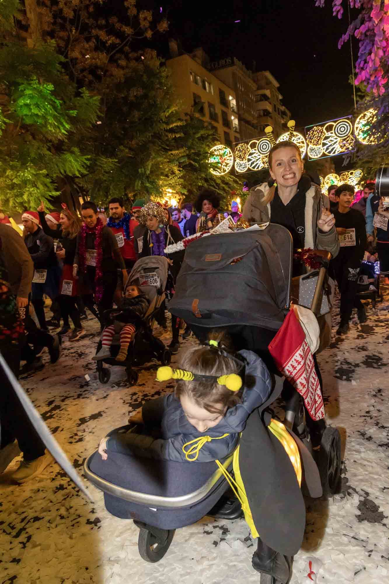 La San Silvestre de Alicante llena de colorido la ciudad