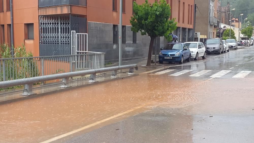 Inundacions per un fort aiguat a Castellbell i el