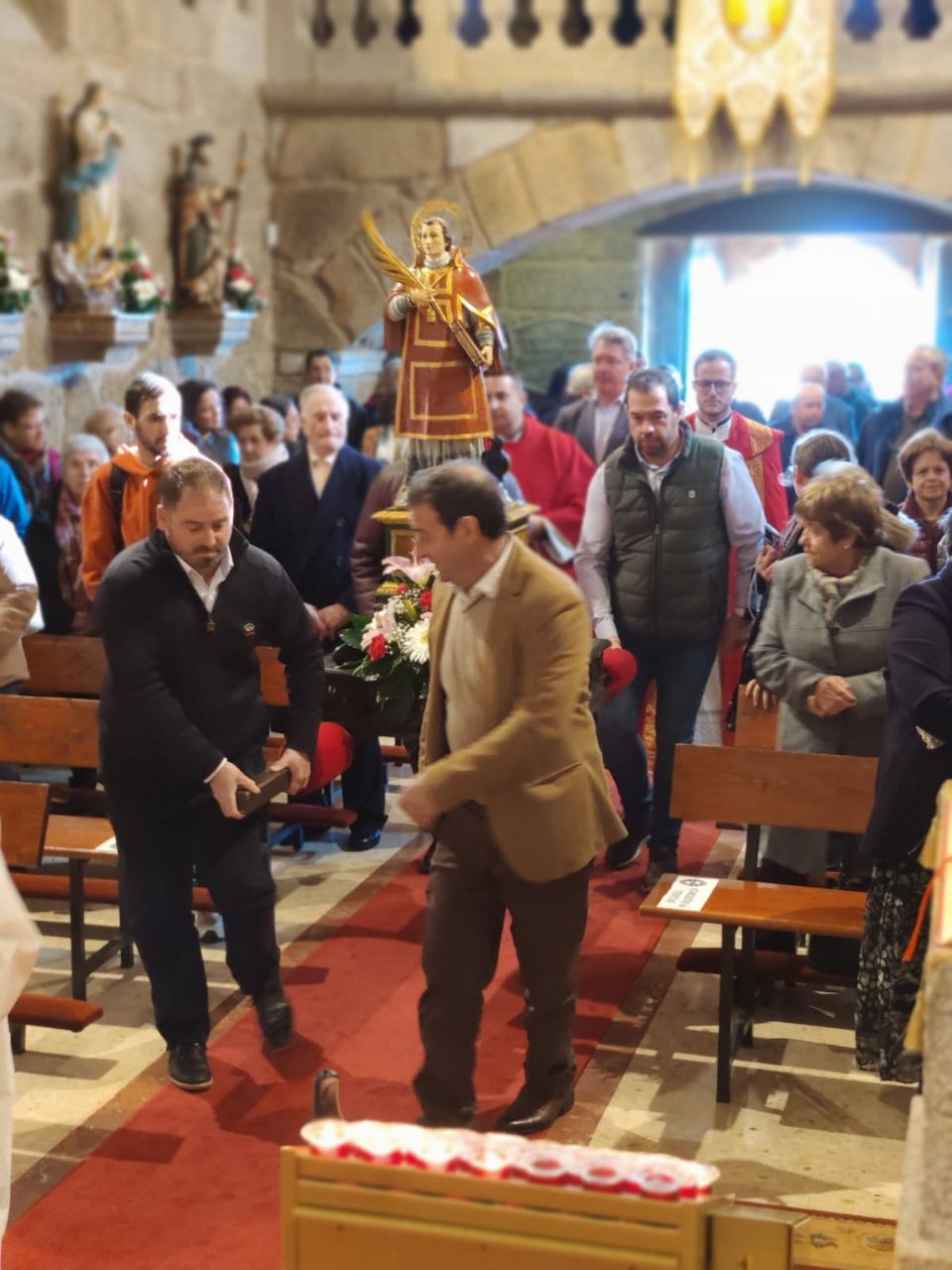 Así celebran vecinos y dirigentes políticos la fiesta de San Vicente de O Grove.