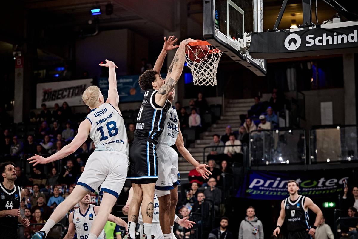 Imatges de l'Hamburg Towers-Baxi Manresa