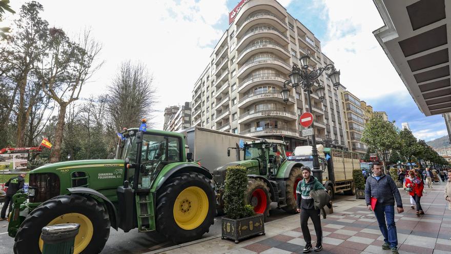 El campo asturiano arranca el motor de los tractores: hasta cinco protestas simultáneas en el Principado