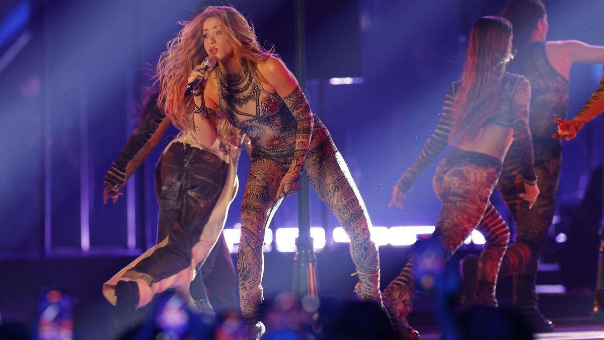 Shakira, durante su actuación en los Grammy.