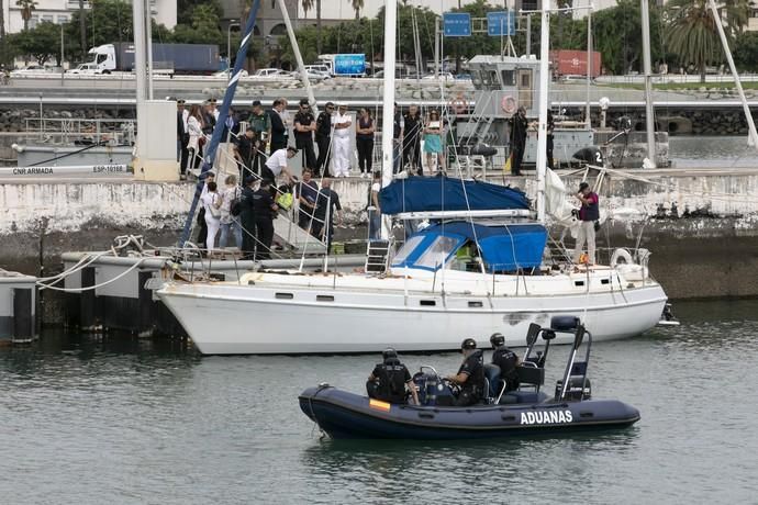 Interceptan un narcovelero con 800 kilos de coca