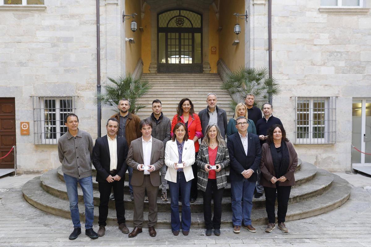La consellera Silvia Paneque, al centre, amb els membres del consell d'administració de l'ATM