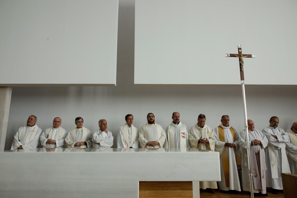 Inauguración de la nueva parroquia de Santa Olaya