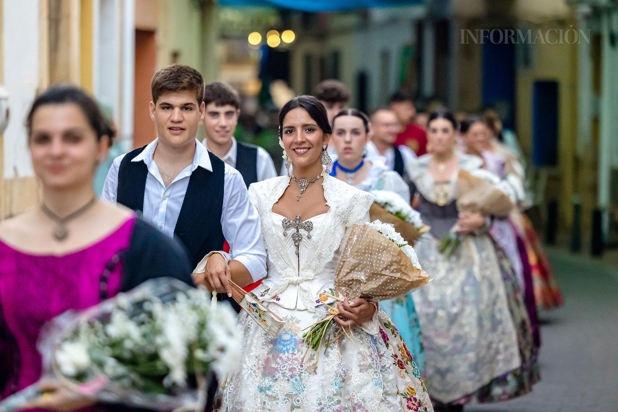 Ofrenda de flores a la Mare de Déu de l'Assumpciò en La Nucía