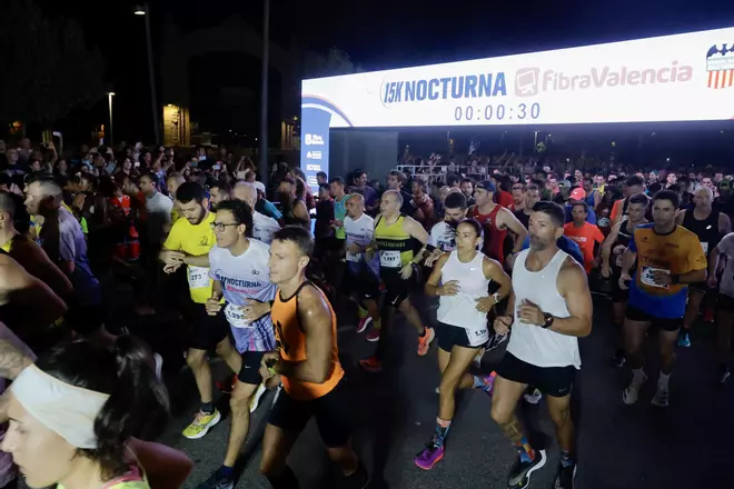 Más de 9.000 participantes toman la salida de la 15K Nocturna Valencia 2023