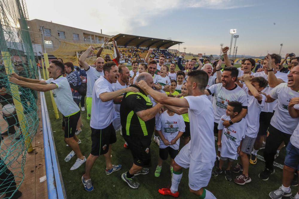 Ascenso Elche CF: imágenes del partido ante el Villarreal B y fiesta sobre el césped