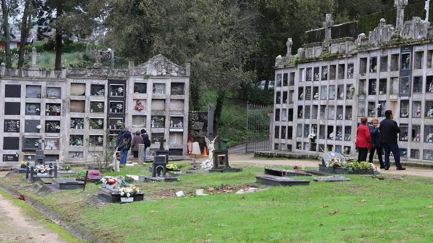 El temporal sacude Todos los Santos: Galicia cierra cementerios, parques y el Samaín