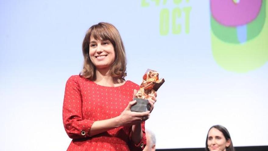 Flora González, con su premio en Valladolid.