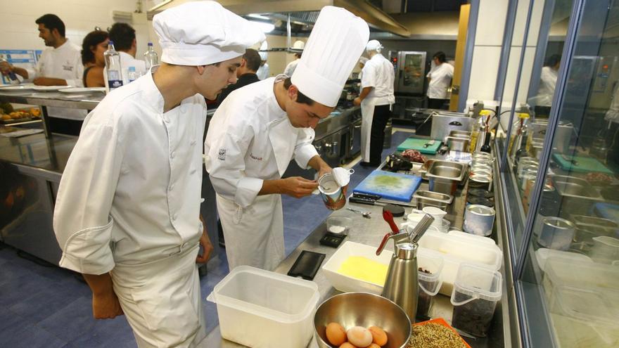 El Ayuntamiento cede a Hostecor espacio en El Arcángel para la Escuela de Hostelería