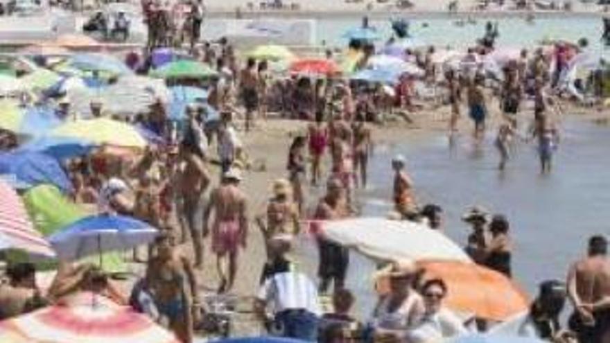 La caída de la demanda nacional reduce un 2 % la llegada de turistas  en Castelló