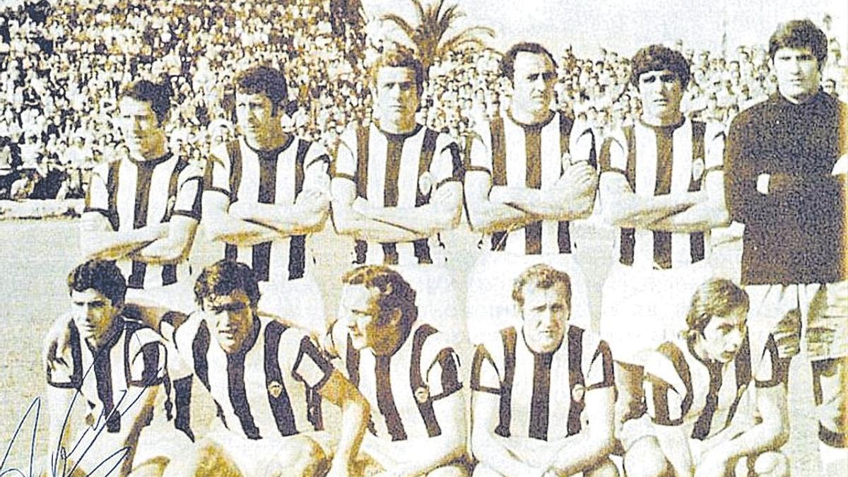 Junio de 1972. Figueirido, Cela, Ferrer, Óscar, Babiloni, Mendieta (arriba); Tonín, Planelles, Clares, Leandro y Félix.