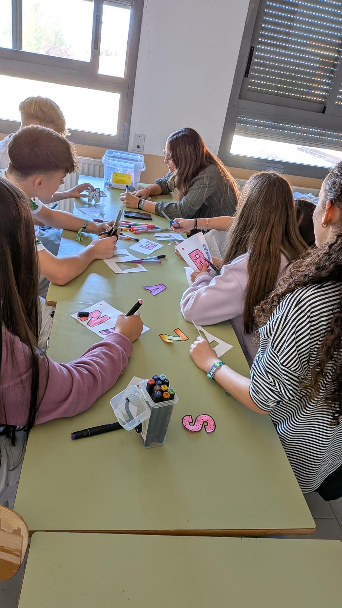 El IES Ítaca celebra la Semana de la Educación Financiera 2025 con talleres, juegos y aprendizaje práctico