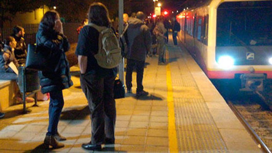 Los trenes, bloqueados por falta de personal