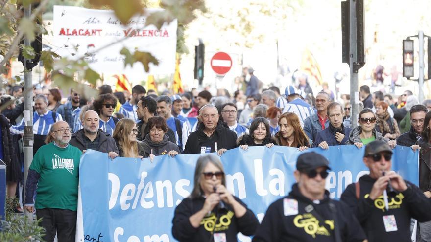 La manifestación ‘Defensem la llengua, som País Valencià’, en imágenes La manifestación ‘Defensem la llengua, som País Valencià’, en imágenes