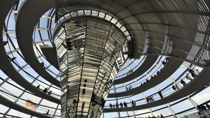 Imagen de archivo de la cúpula de cristal del Reichstag, diseñada por el ganador del Premio Príncipe de Asturias de las Artes, Norman Foster.