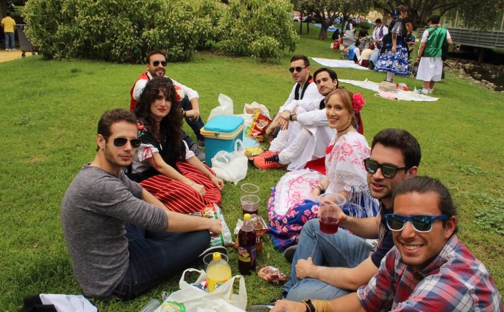 Ambiente en el Jardín de la Seda durante el Bando de la Huerta