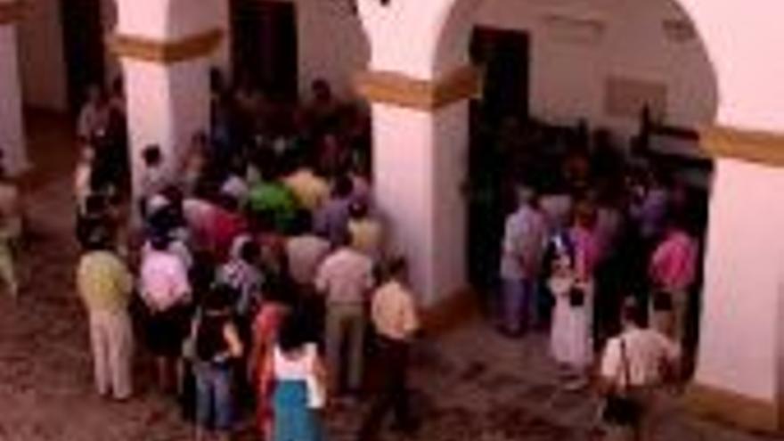 Cerca de 150 exalumnos claretianos visitan Jerez