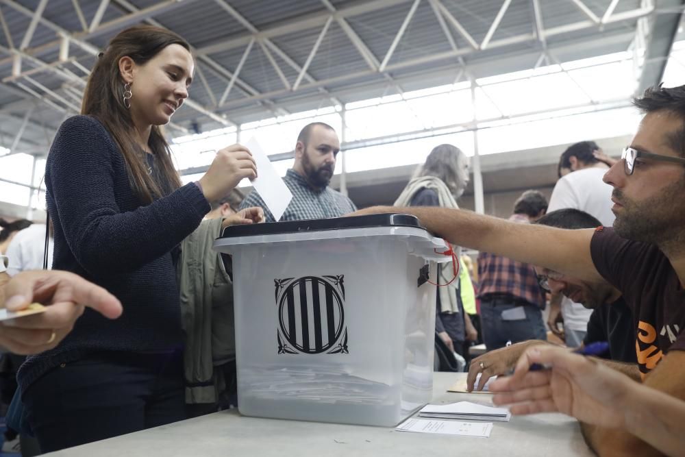 Votacions al pavelló de Santa Eugènia