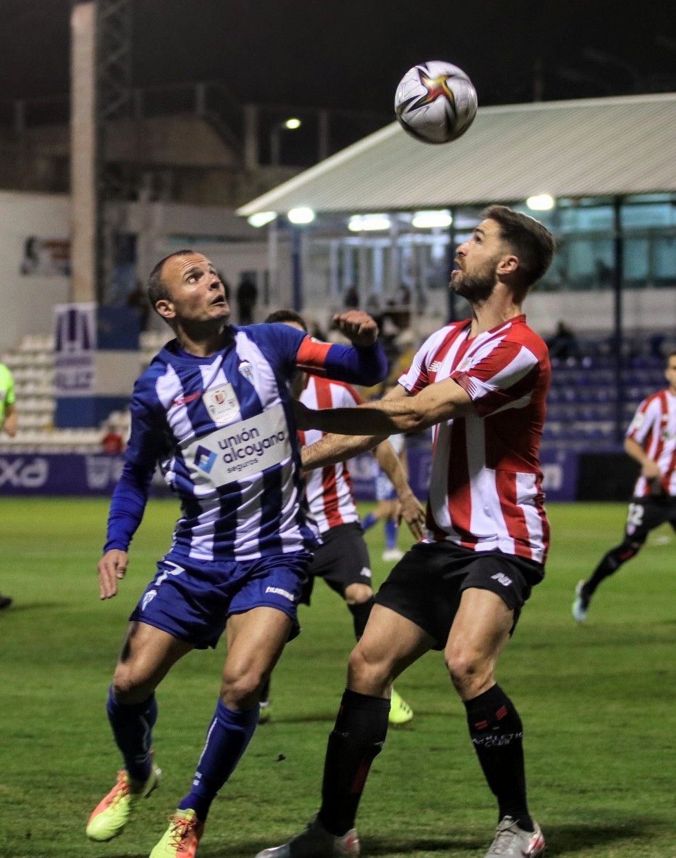 El supercampeón sufre en Alcoy (Alcoyano 1 - Athletic 2)