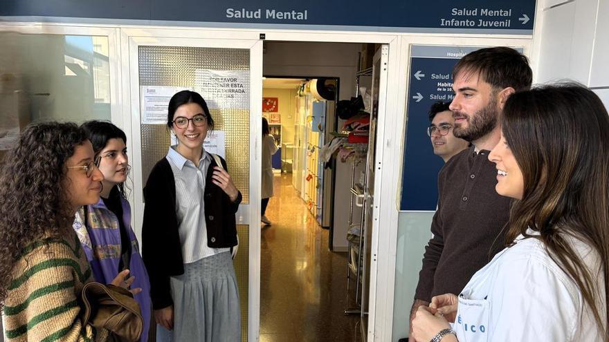 L’Hospital Universitari Vega Baja d’Orihuela mostra als residents la seua renovació amb un 40 % més de superfície assistencial