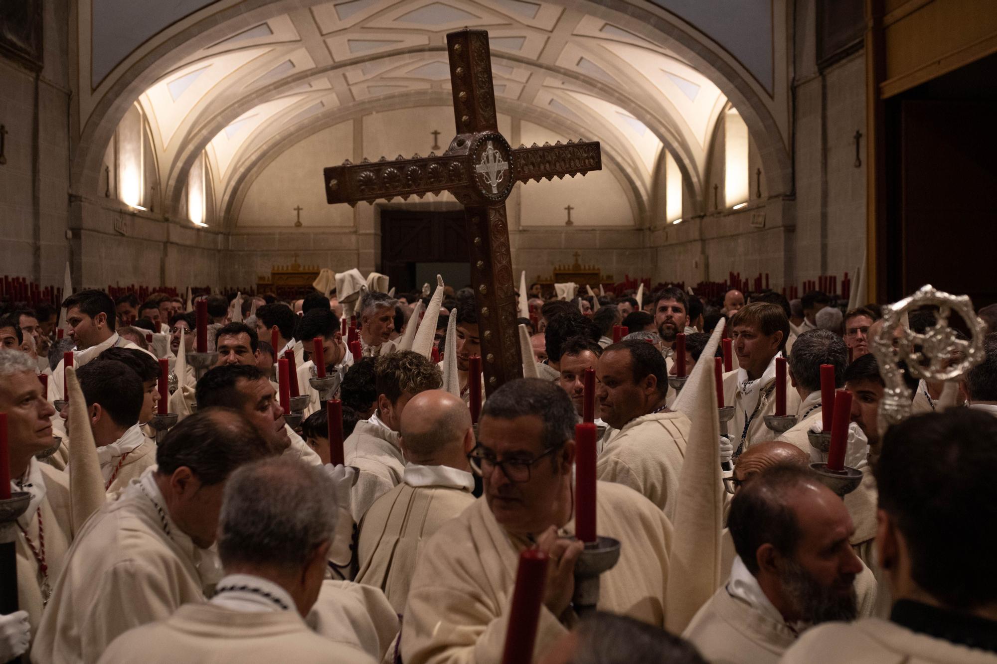GALERIA | La procesión de Jesús Yacente en imágenes