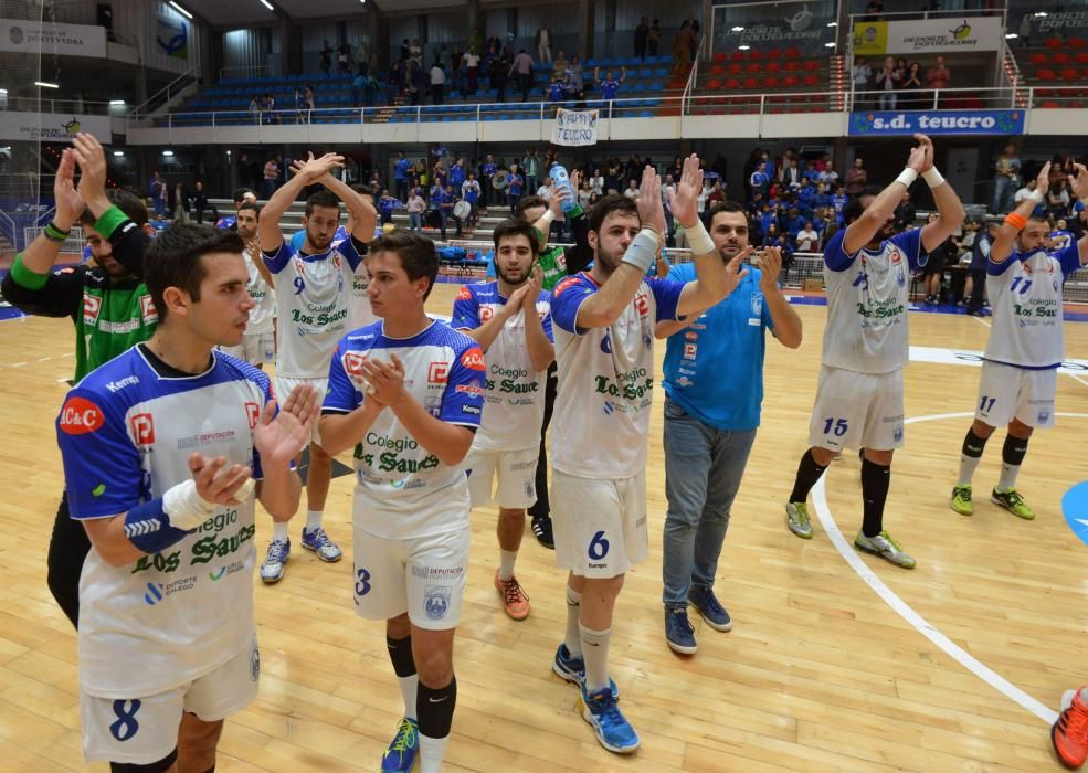 Oda al balonmano con premio para el Teucro