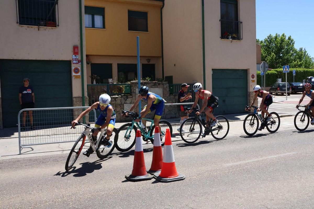 Los mejores imágenes del Campeonato Regional Juvenil de Sprint en el Triatlón Ciudad de Zamora