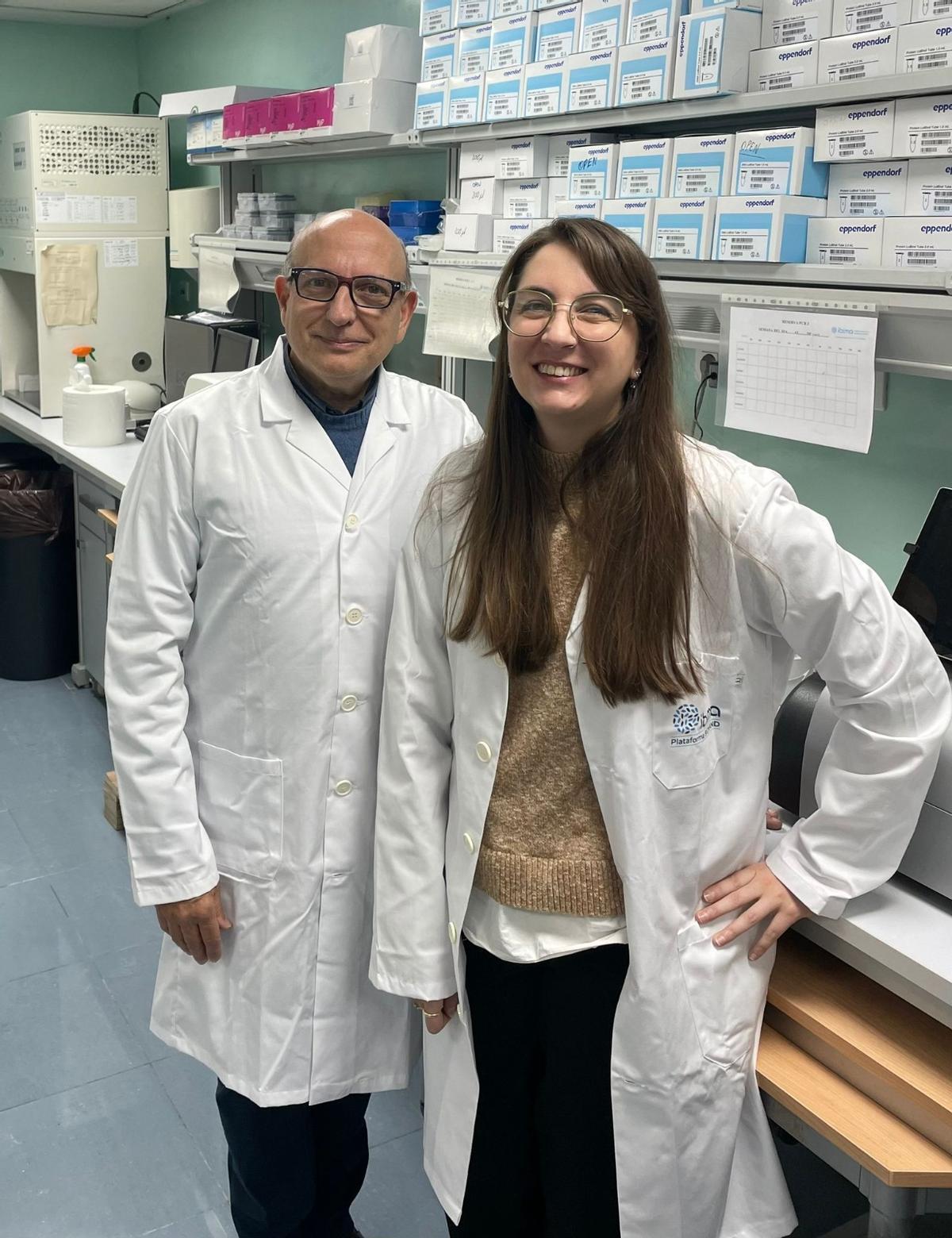 Los inverstigadores Fernando Rodríguez de Fonseca y Marialuisa de Ceglia.