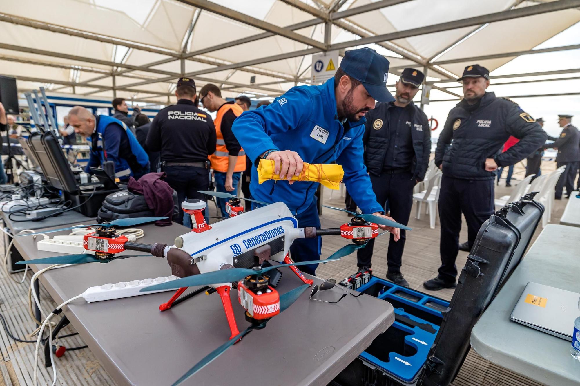 Prueba para gestionar el vuelo masivo de drones en Benidorm