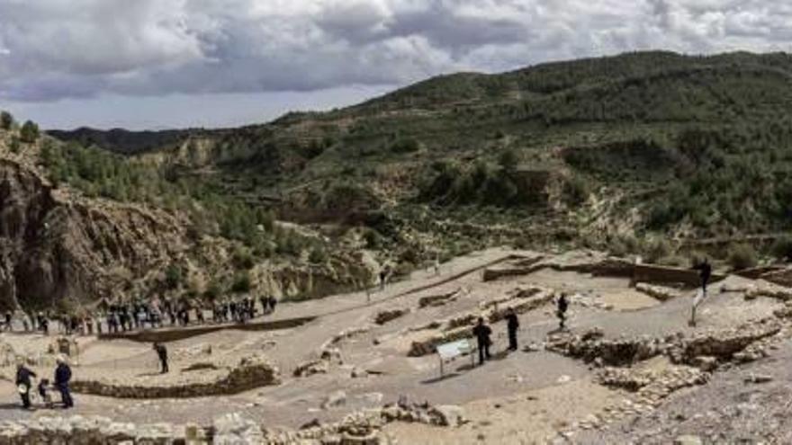 Vista general del yacimiento arqueológico de La Bastida de Totana durante una de las jornadas de visitas que se realizaron hace unos meses.