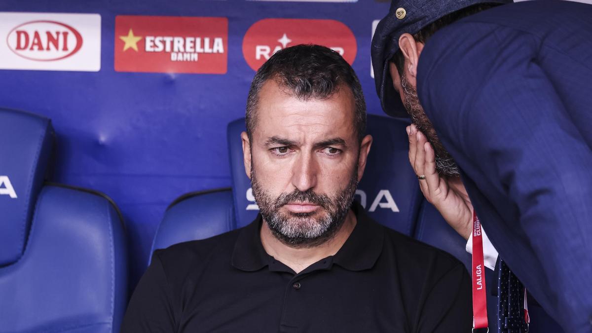 Diego Martínez dialoga con Rubén Fontes.