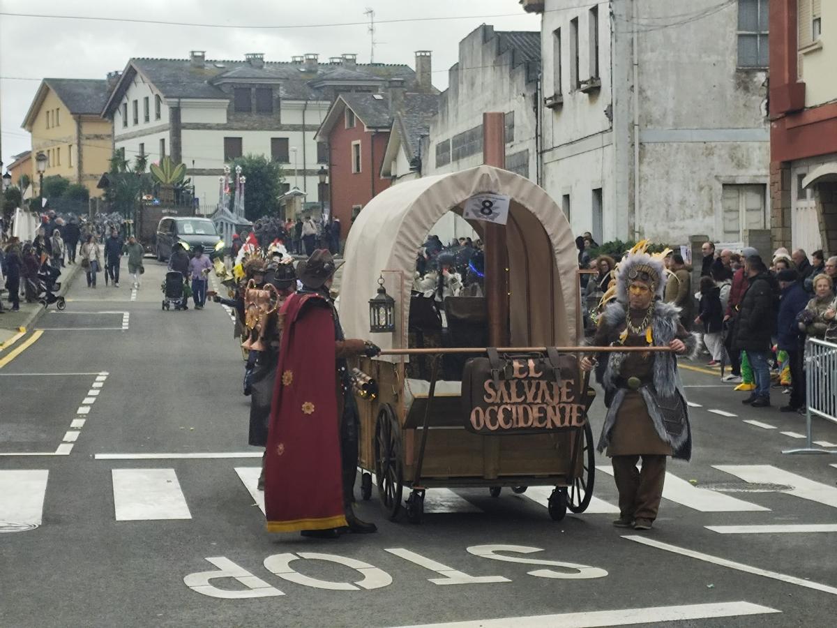 El carnaval de Tapia resiste a pesar de la lluvia