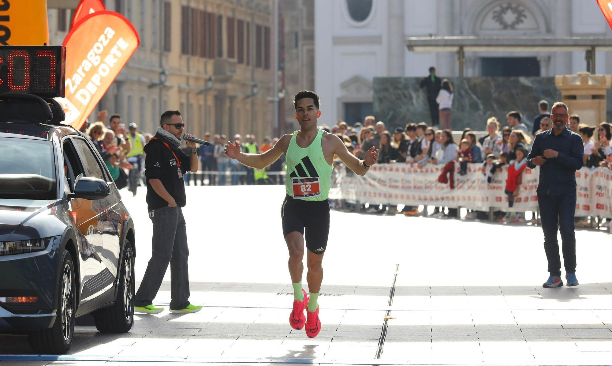 En imágenes | Búscate en el Medio Maratón de Zaragoza 2024