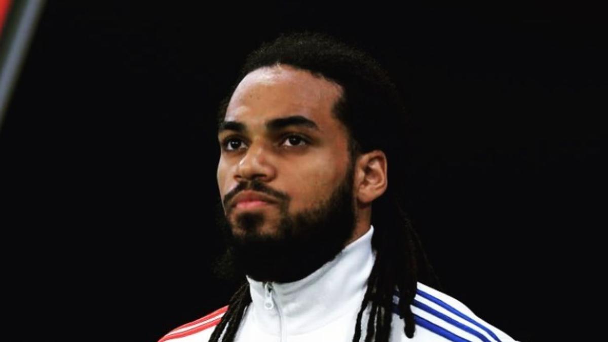 Denayer es uno de los capitanes del Lyon