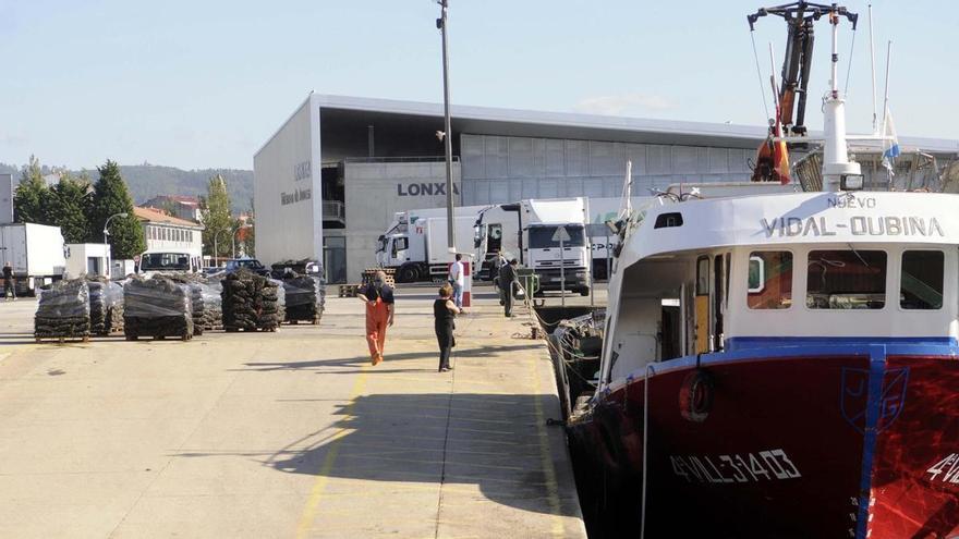 Muere el hombre que se precipitó al mar con su vehículo en Vilanova de Arousa