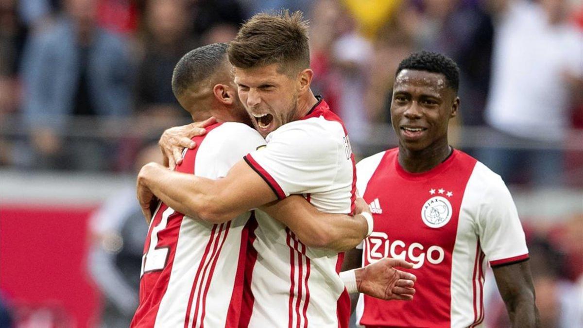 Huntelaar, a sus 36 años, sigue marcando para el Ajax